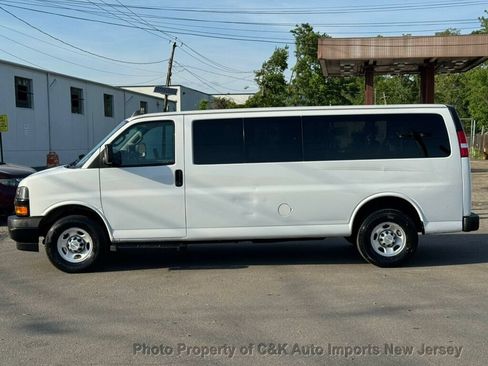 Used 2022 Chevrolet Express 3500 LS RWD image 3