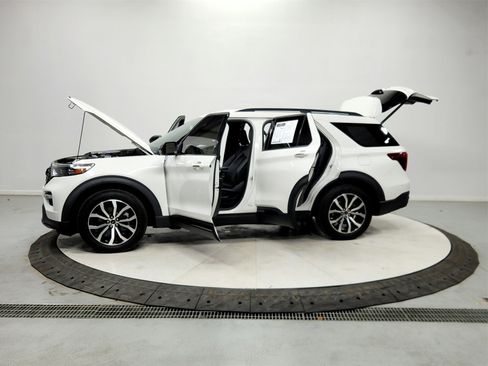 Used 2022 Ford Explorer ST image 12