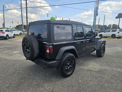 Used 2021 Jeep Wrangler Unlimited Sport AWD/4WD image 3