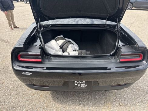 Used 2016 Dodge Challenger SRT Hellcat image 21