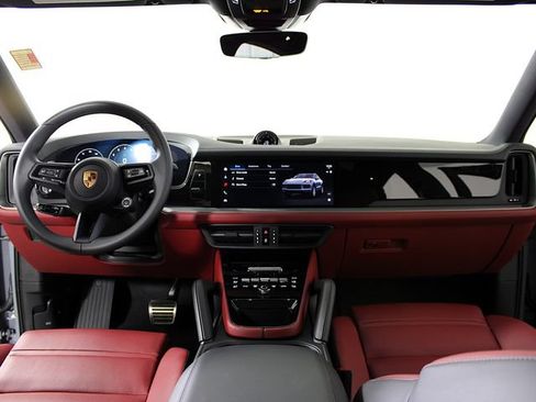 Certified 2026 Porsche Cayenne S AWD/4WD image 13