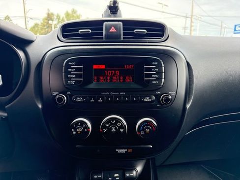 Used 2016 Kia Soul FWD image 22