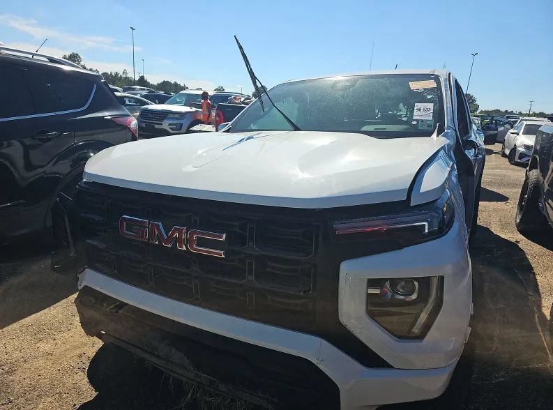 Used 2026 GMC Canyon Elevation RWD image 1