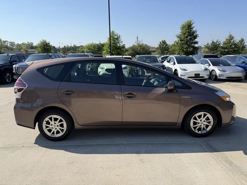 Used 2015 Toyota Prius V Three FWD image 4