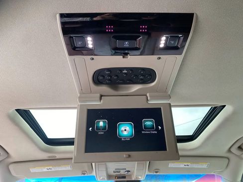 Used 2018 Chevrolet Tahoe Premier AWD/4WD image 21