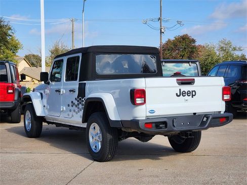 Certified 2023 Jeep Gladiator Sport image 5