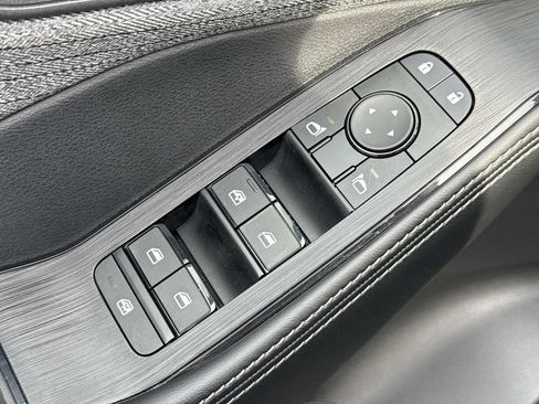 Used 2023 Nissan Rogue SV AWD/4WD image 17