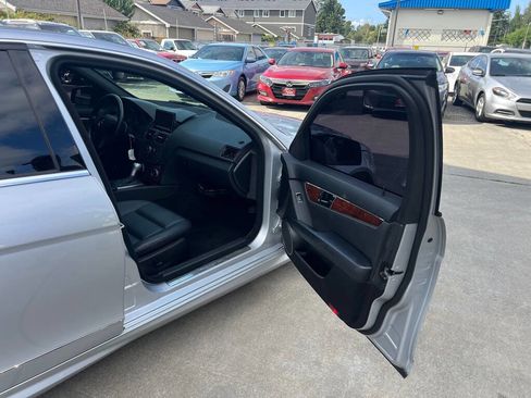 Used 2011 Mercedes-Benz C 300 4MATIC Sedan image 19