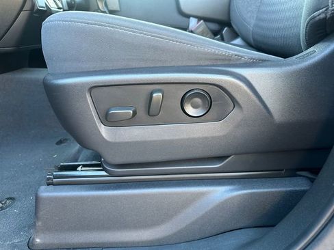 Used 2022 Chevrolet Silverado 1500 Custom image 25