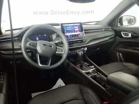 Used 2025 Jeep Compass Limited w/ Driver Assist Group I AWD/4WD image 10