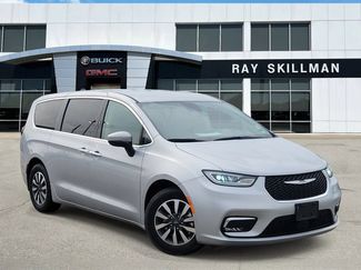 Used 2023 Chrysler Pacifica Touring-L FWD 360° Tour