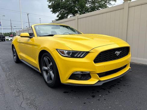 Used 2015 Ford Mustang Convertible w/ Equipment Group 051A RWD image 2