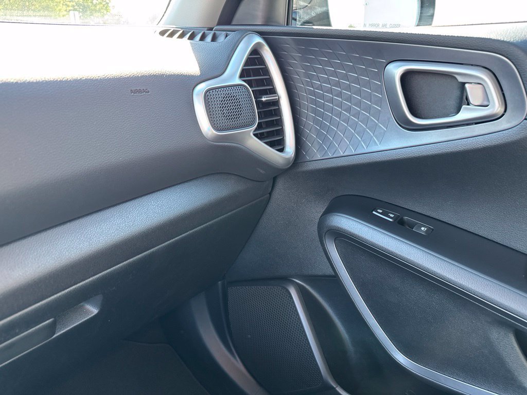 Used 2020 Kia Soul S FWD image 25