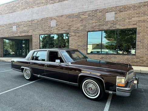 Used 1987 Cadillac Brougham RWD image 29