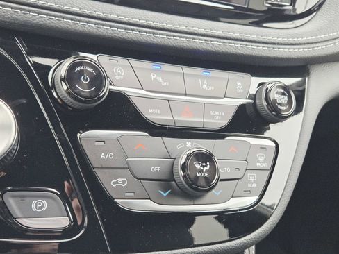 New 2026 Chrysler Pacifica Limited w/ S Appearance Package image 27