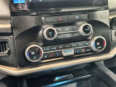 Used 2024 Ford Expedition Max XLT image 22