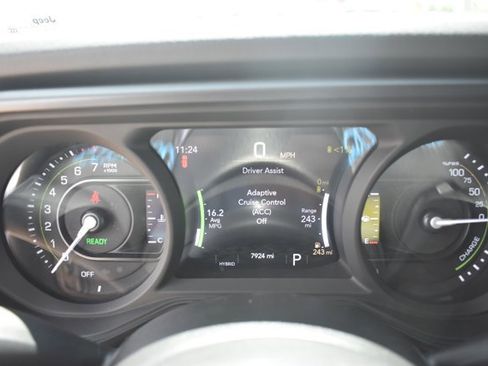 Used 2024 Jeep Wrangler High Altitude AWD/4WD image 23