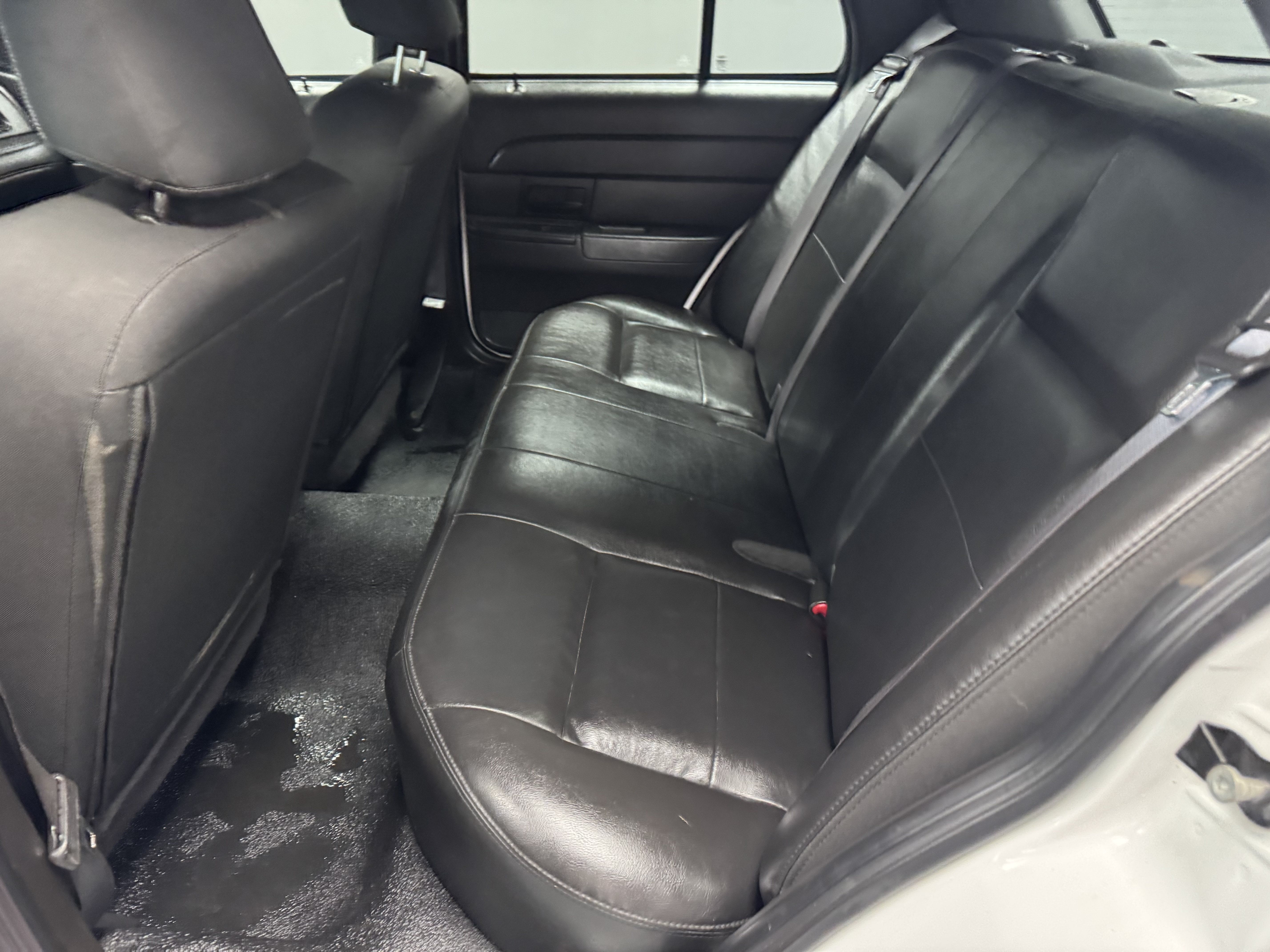 Used 2009 Ford Crown Victoria Police Interceptor RWD image 11