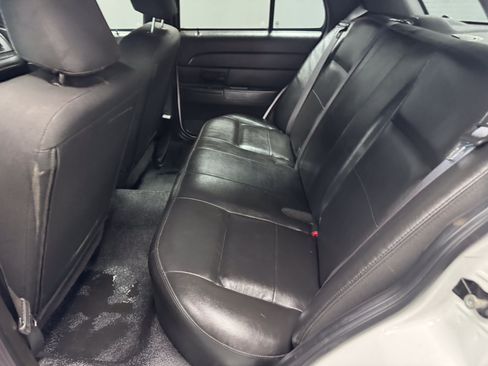 Used 2009 Ford Crown Victoria Police Interceptor RWD image 11