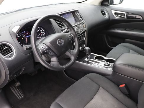 Used 2020 Nissan Pathfinder SV image 14