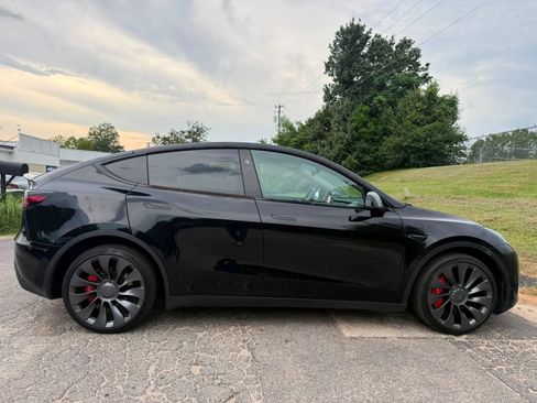 Used 2025 Tesla Model Y Long Range AWD/4WD image 4