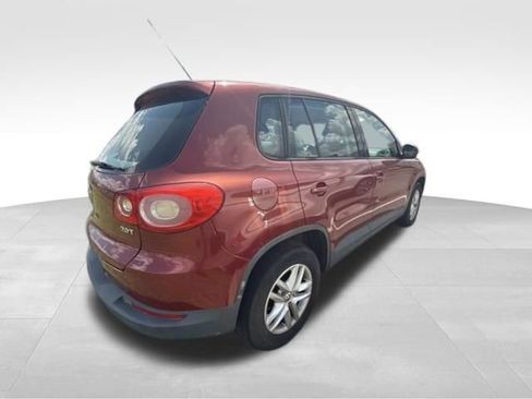 Used 2011 Volkswagen Tiguan S FWD image 7