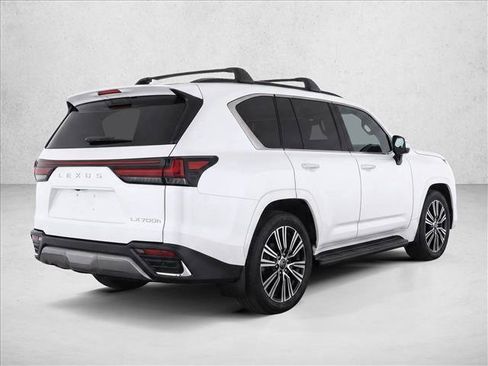 Used 2025 Lexus LX 700h Luxury AWD/4WD image 7