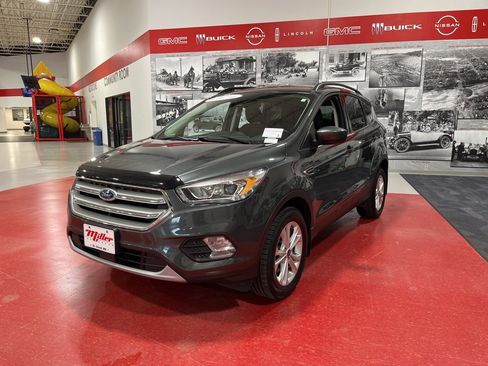 Used 2019 Ford Escape SEL image 7