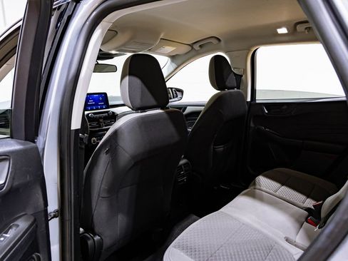 Used 2022 Ford Escape SE w/ Cold Weather Package image 33