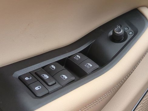 New 2026 Jeep Grand Cherokee L Limited RWD image 25
