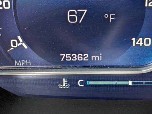 Used 2023 Chevrolet Suburban Premier image 25