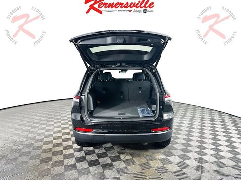 New 2025 Jeep Grand Cherokee Altitude image 15