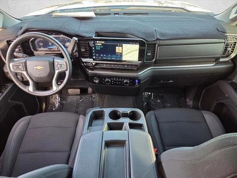Used 2024 Chevrolet Silverado 1500 LT image 17