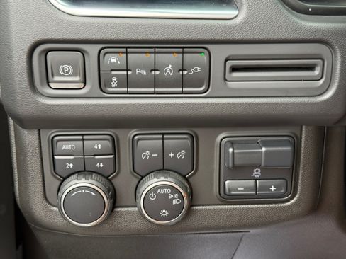 Used 2021 Chevrolet Tahoe LT w/ LT Signature Package AWD/4WD image 38