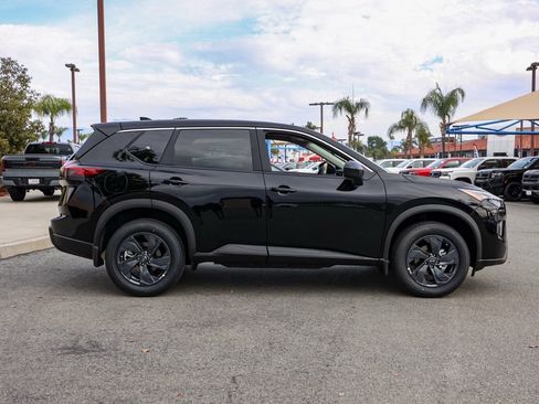 New 2026 Nissan Rogue SV FWD image 3