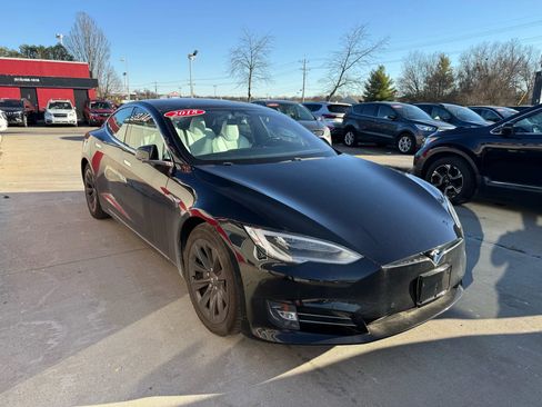 Used 2018 Tesla Model S 75D image 2
