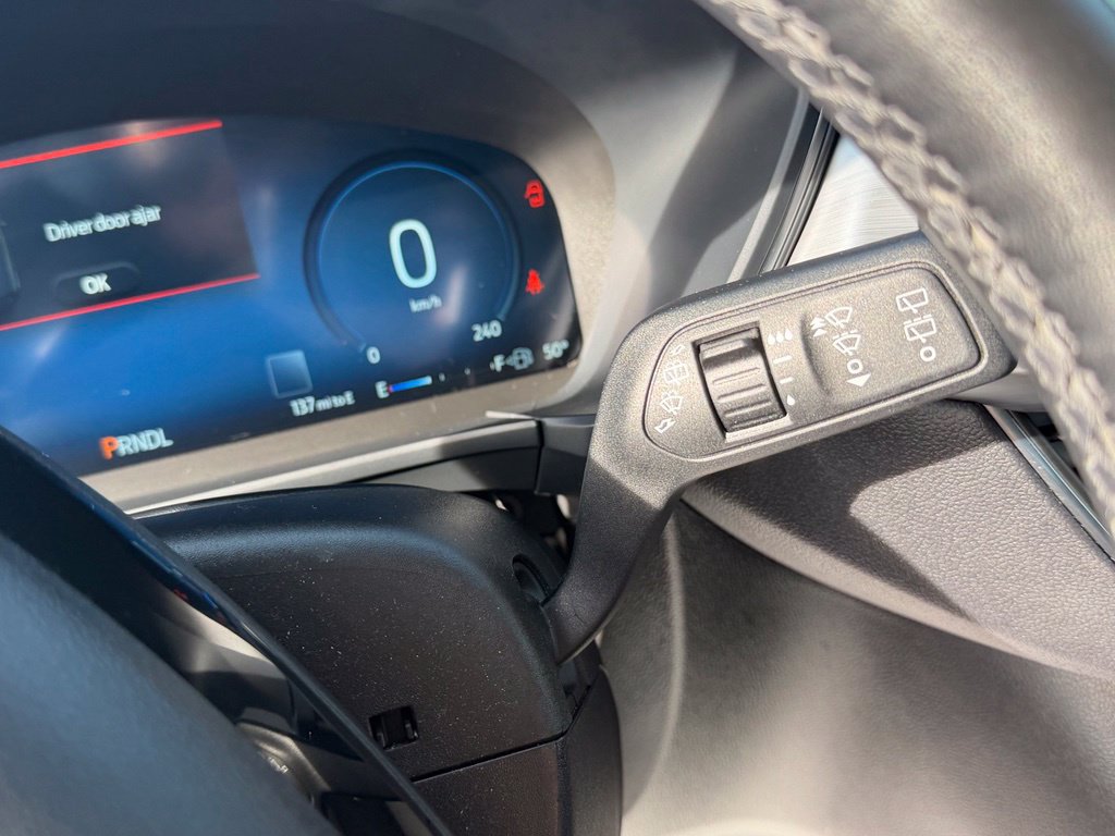 Certified 2025 Ford Escape Platinum AWD/4WD image 30