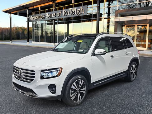 New 2026 Mercedes-Benz GLB 250 image 1