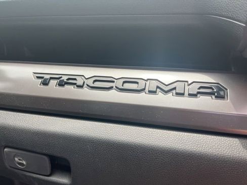 Used 2025 Toyota Tacoma SR5 AWD/4WD image 20
