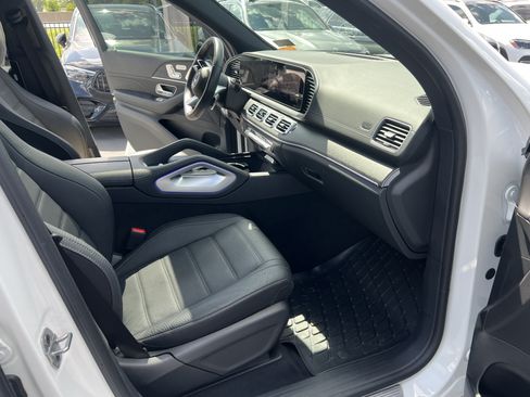 Certified 2025 Mercedes-Benz GLS 450 4MATIC image 35