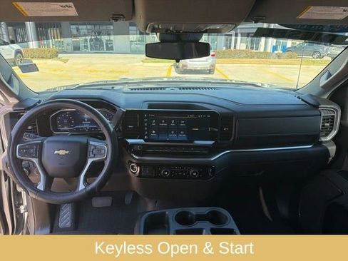 Used 2025 Chevrolet Silverado 1500 LT AWD/4WD image 26