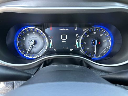 New 2026 Chrysler Pacifica Select image 30