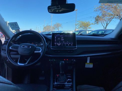 Used 2022 Jeep Compass Trailhawk w/ Trailhawk Convenience Group image 29