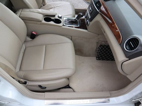 Used 2013 Mercedes-Benz C 300 4MATIC Sedan image 21