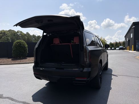 Used 2026 Cadillac Escalade Platinum Sport w/ LPO, Floor Liner Package AWD/4WD image 74