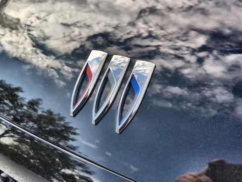 Used 2025 Buick Enclave Sport Touring w/ Super Cruise Package image 31