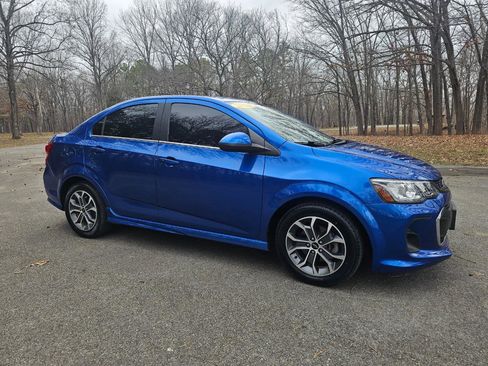 Used 2020 Chevrolet Sonic LT w/ Convenience Package image 3