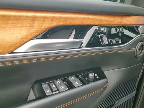 Certified 2024 Jeep Grand Wagoneer L Series III AWD/4WD image 26