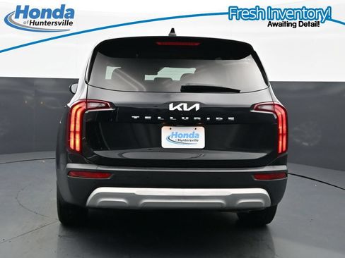 Used 2022 Kia Telluride LX FWD image 8