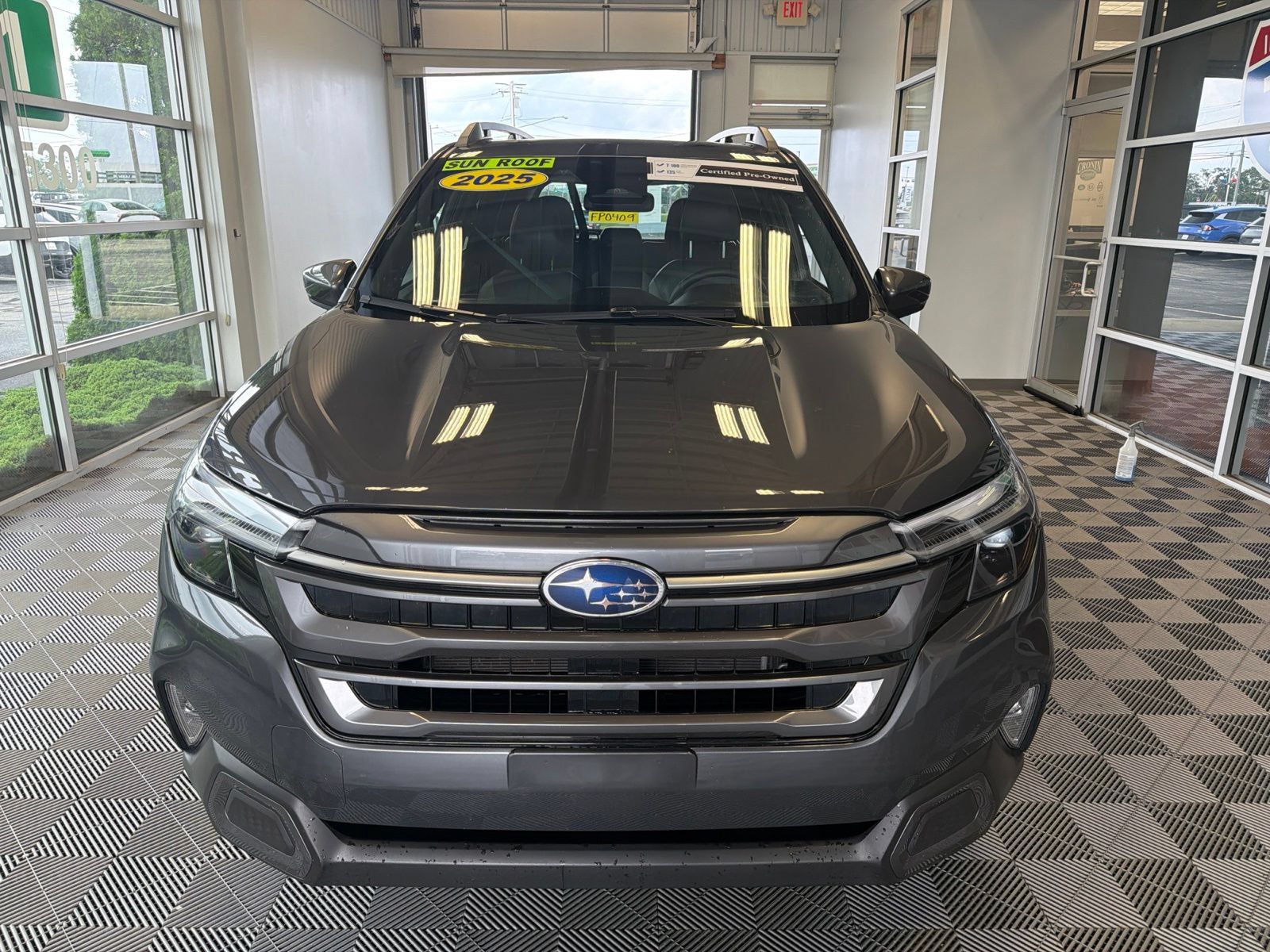 Used 2025 Subaru Forester Limited AWD/4WD image 2